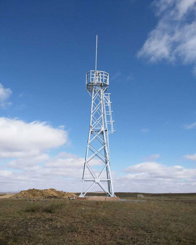 角鋼監(jiān)控塔和單管塔的優(yōu)缺點(diǎn)有哪些?